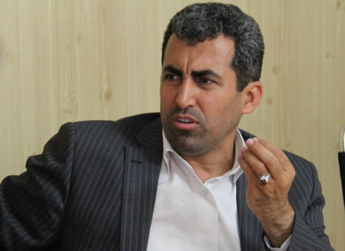 پورابراهیمی: دولت جزییات طرح گشایش اقتصادی را به مجلس ارائه نکرده ، با عرضه نفت طبق نظر دولت مخالفیم