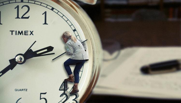 مدیریت زمان چیست و چگونه می توان این مهارت را به دست آورد؟