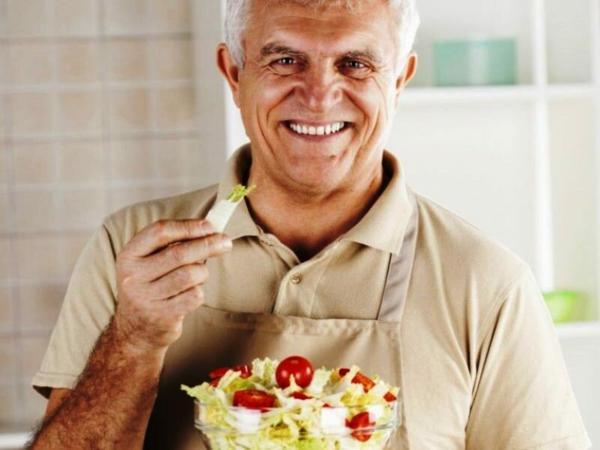 غذاهای ضروری برای افراد بالای 40 سال