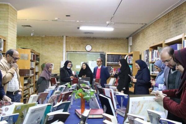 نمایشگاه کتاب های میراث فرهنگی و گردشگری افتتاح شد