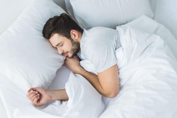 17 راه حل ساده برای تنظیم و مدیریت خواب، اگر در تعطیلات نوروز زیاد می خوابید بخوانید